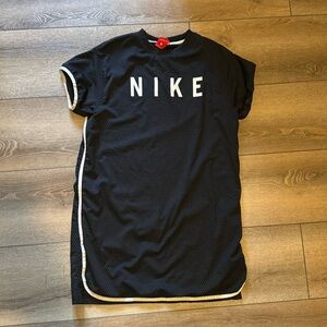 Women’s Nike athletic dress size small
